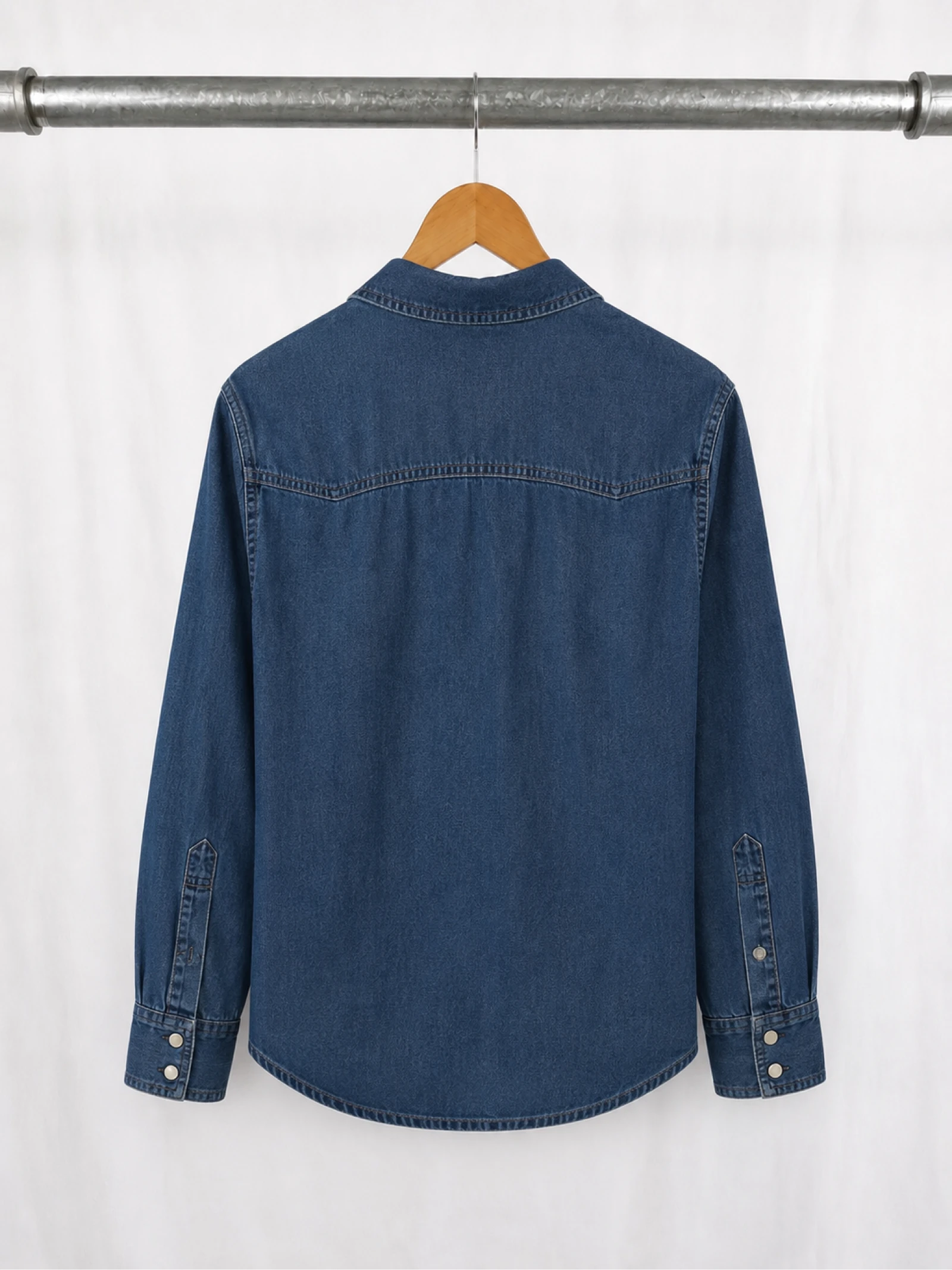 Camisa jeans Mango Man azul denim – Tamanho M – Estilo western com botões de pressão – photo 2